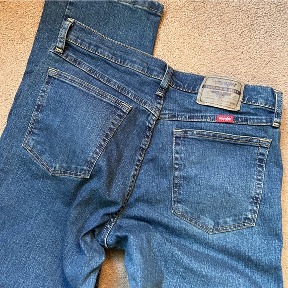 Men’s 32x32 Jeans Wrangler Never Been Worn! - Picture 6 of 6